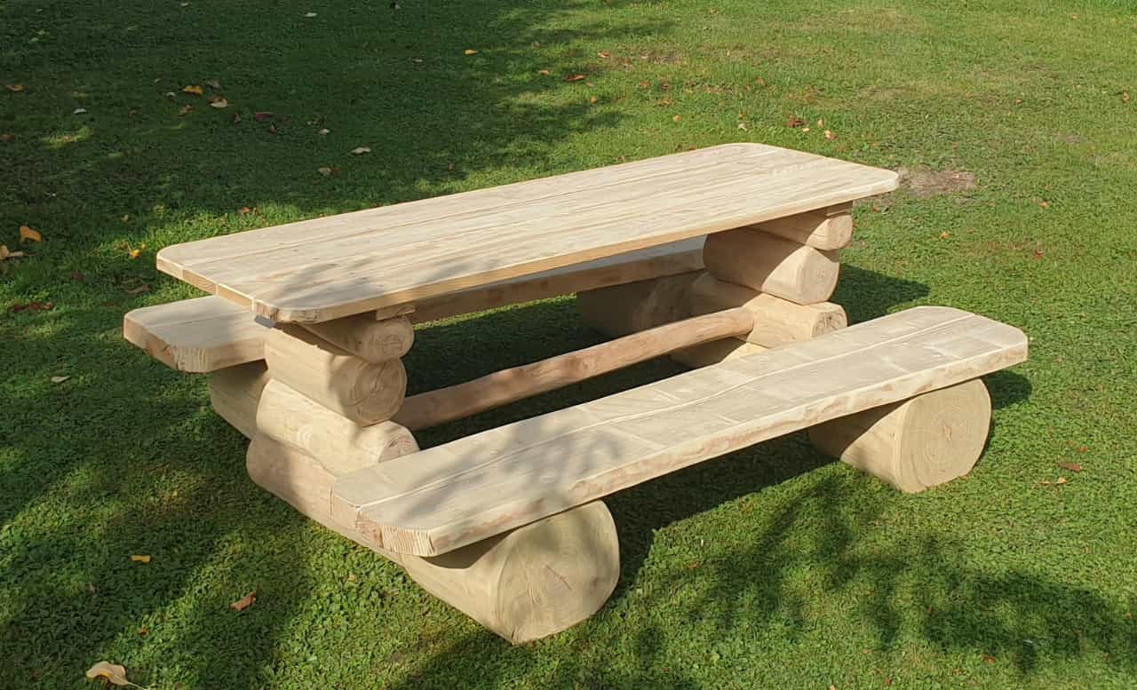 Tische und Bänke für Spielplätze und Kindergärten - öffentlich DIN 1176